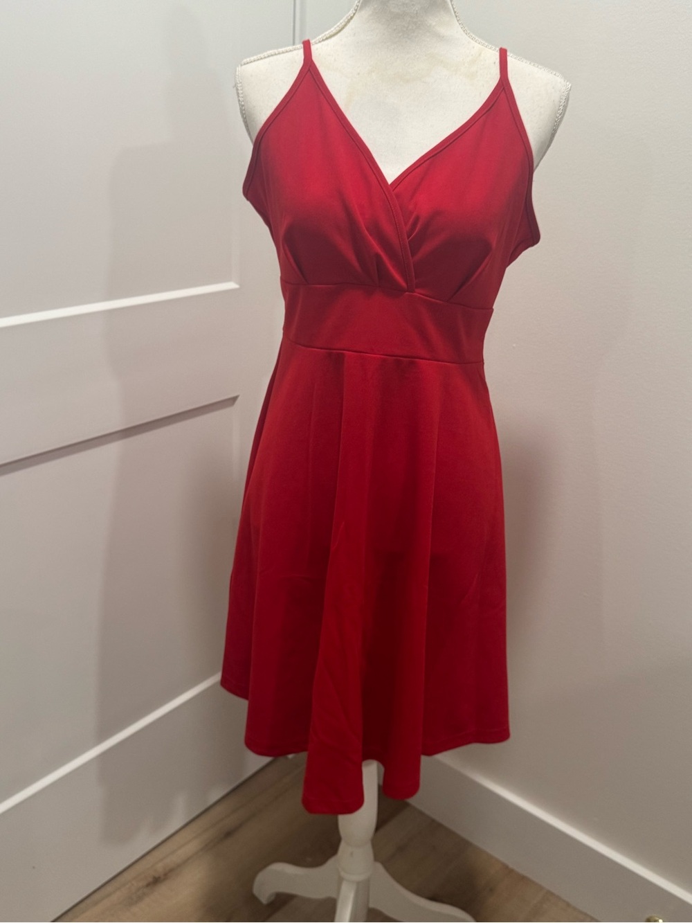 Sleeveless Red V-Neck Mini Dress with Spaghetti Straps